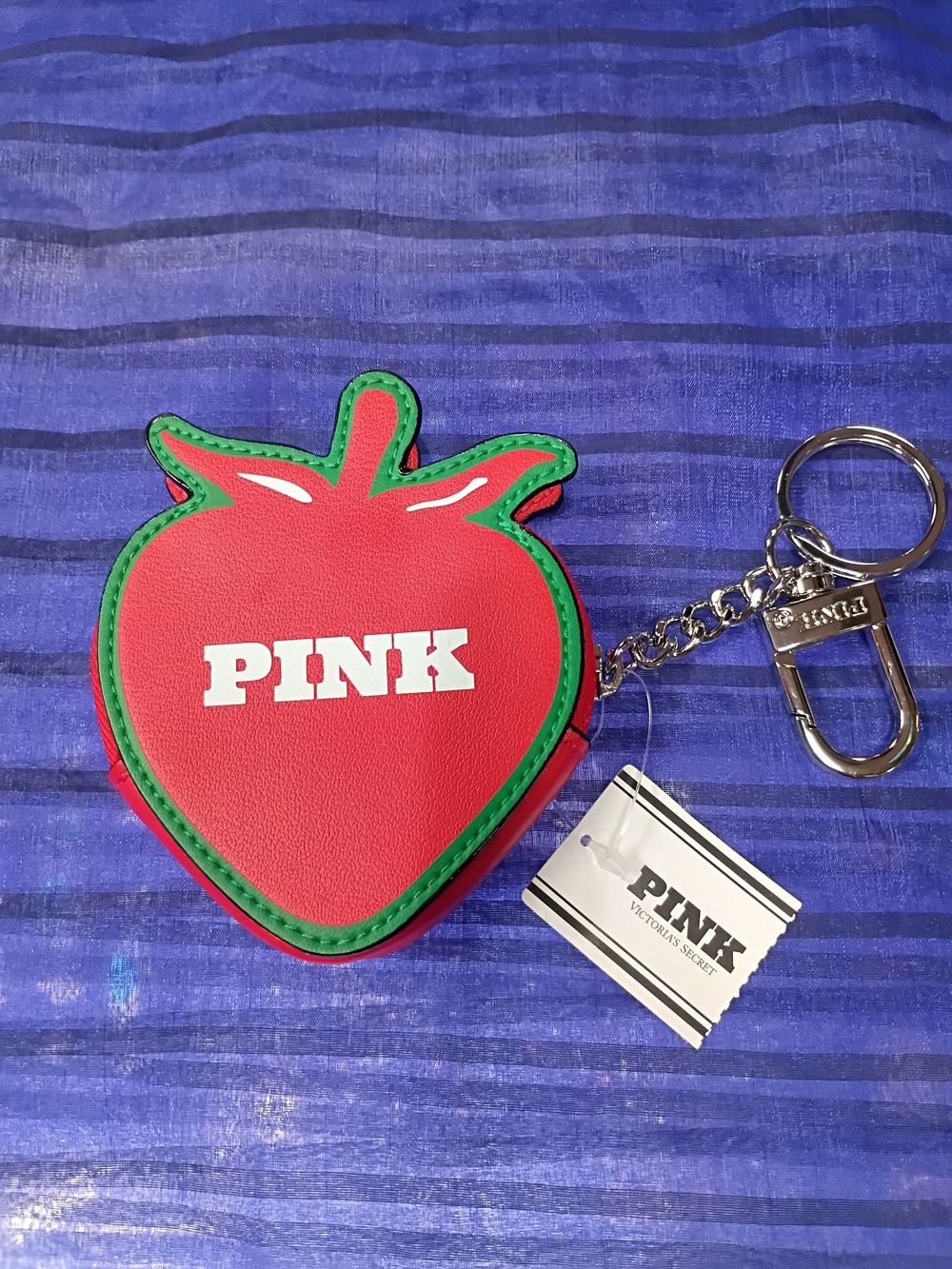 π VICTORIA'S SECRET PINK Strawberry Coin Pouch Keychain - Red with Green Trim - Picture 2 of 7